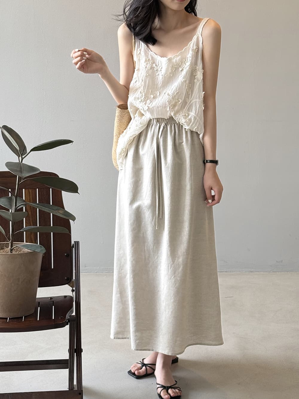 大人かわいい服 花刺繍キャミソールトップス