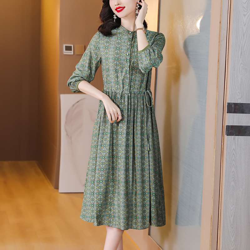 大人かわいい服 フローラルシフォンワンピ