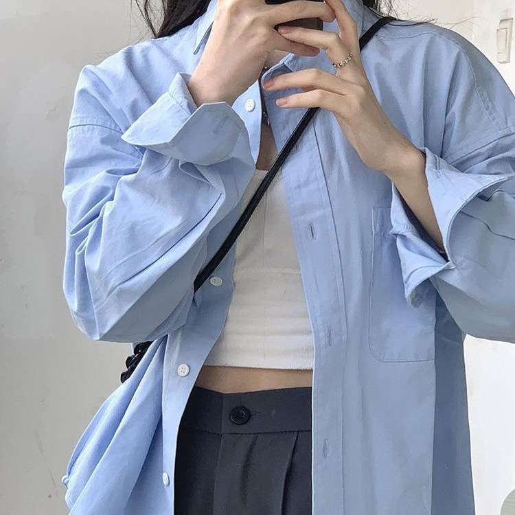 大人かわいい服 ゆったりシルエットシャツ
