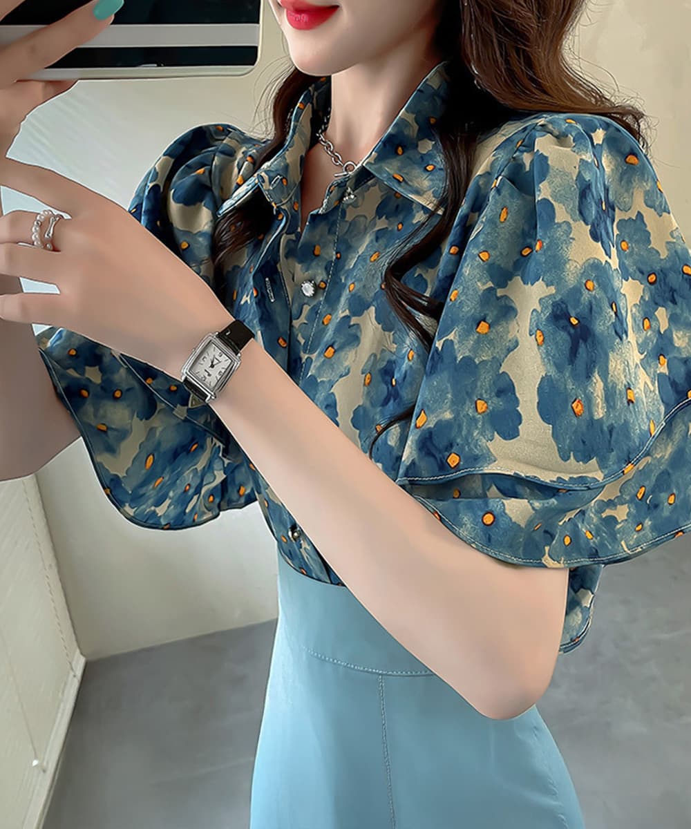 大人かわいい服 華やか二重袖の総柄ブラウストップス