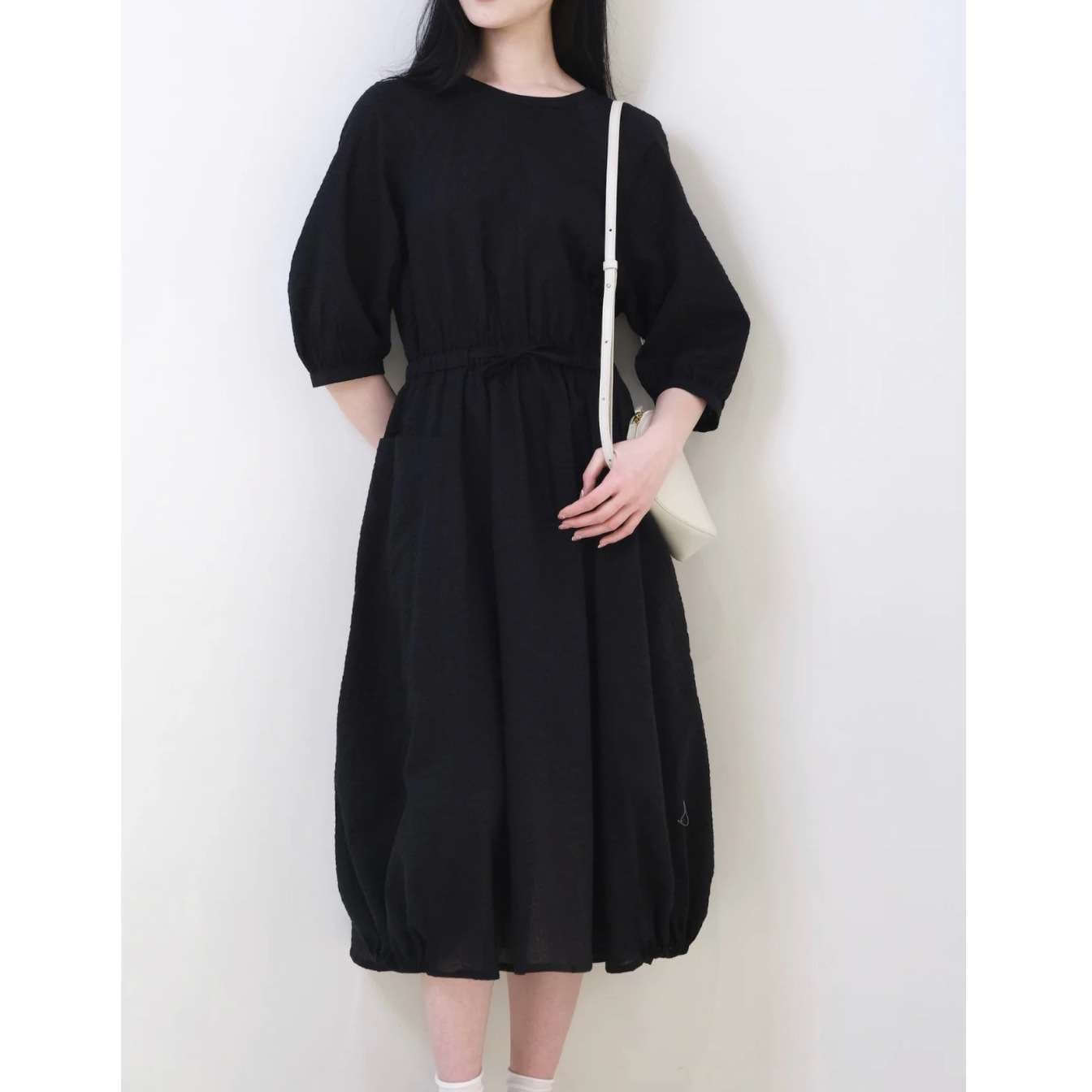 大人かわいい服 バルーン袖華やぐ ふんわりワンピース