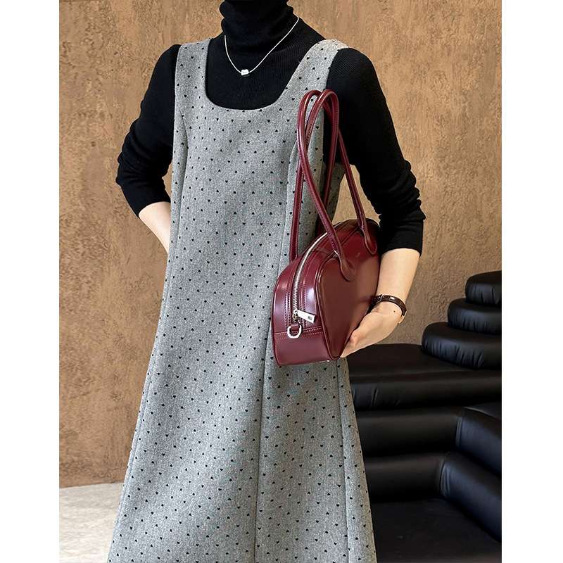 大人かわいい服 クラシカルドット柄 ジャンパースカート