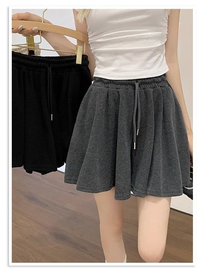 大人かわいい服 バレエ風プリーツスカート風ショートパンツ