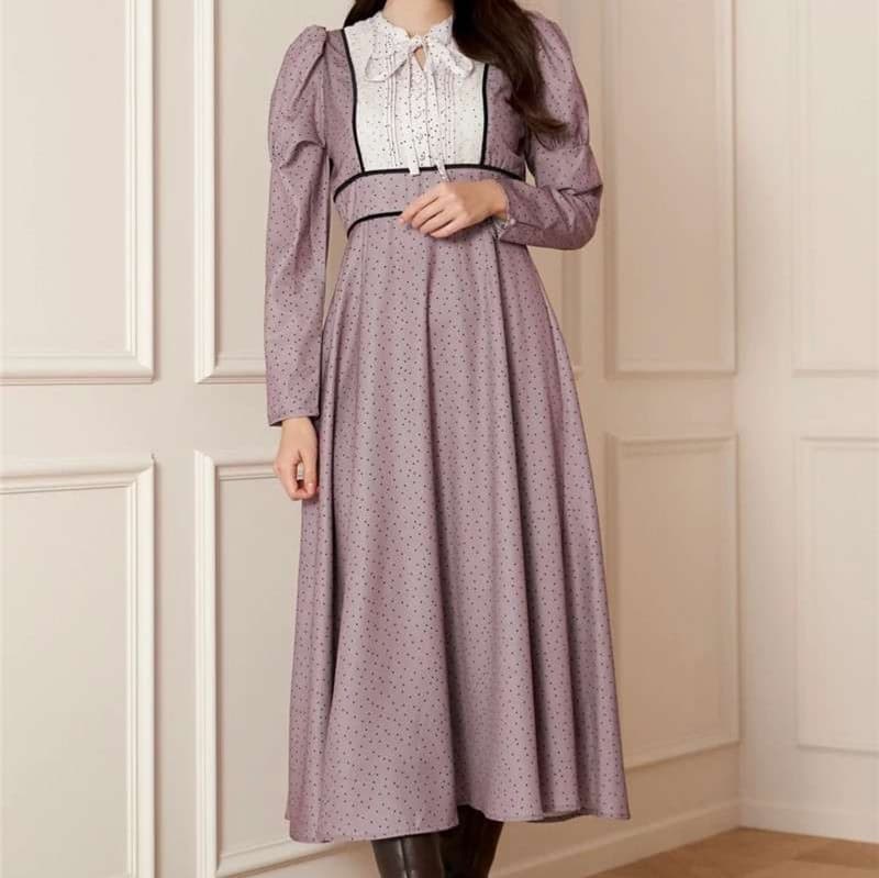 大人かわいい服 上品ドットとパフ袖の甘美シルエットワンピ