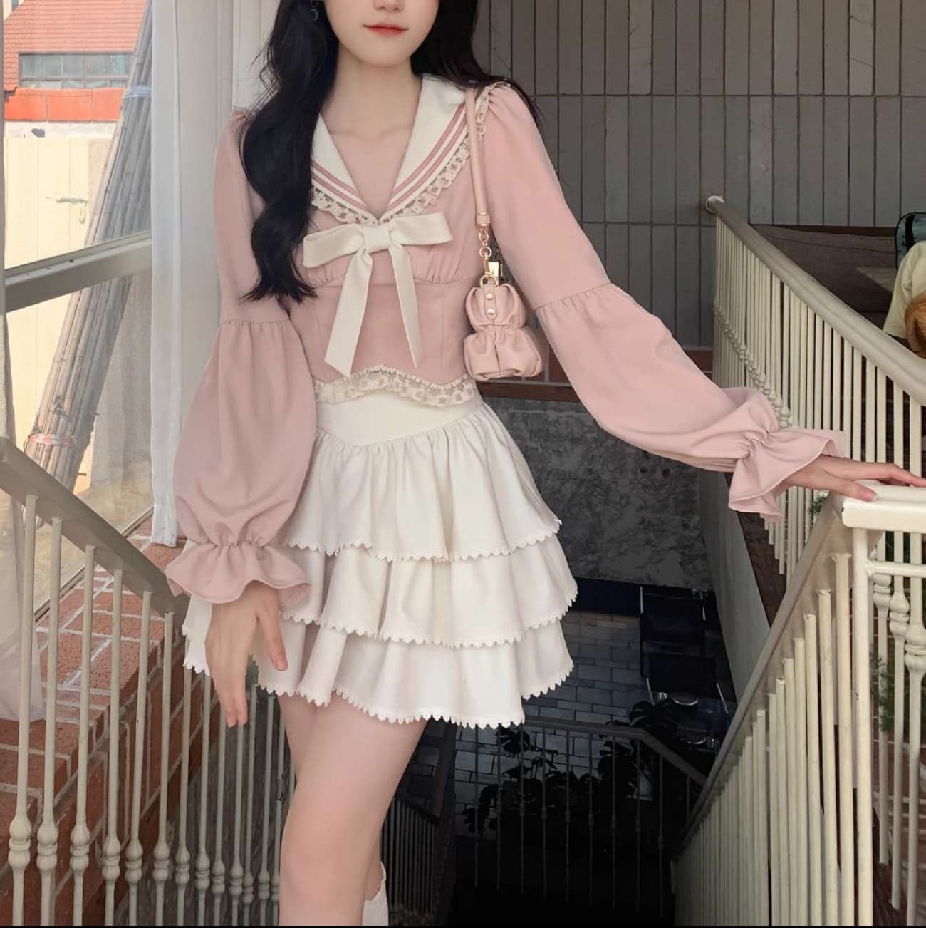 大人かわいい服 リボン×フリルのロマンティックガーリーワンピ
