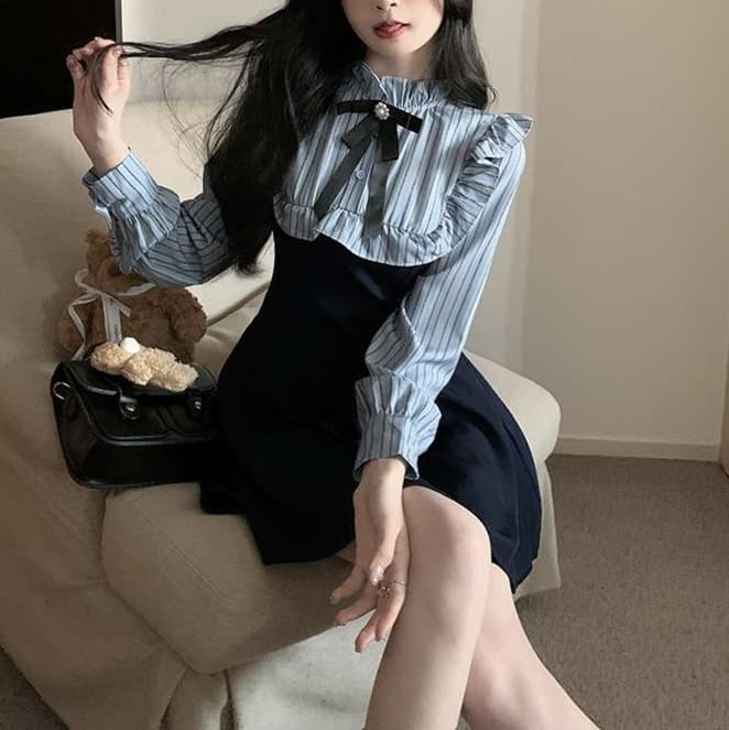 大人かわいい服 フリルカラーレースアップクラシカルワンピース