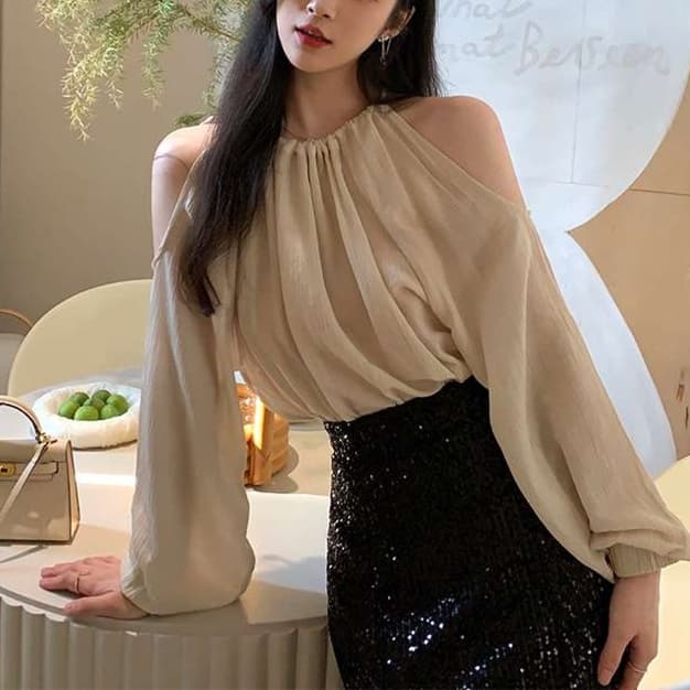大人かわいい服 柔らかシルエット オフショルダーフリルブラウス
