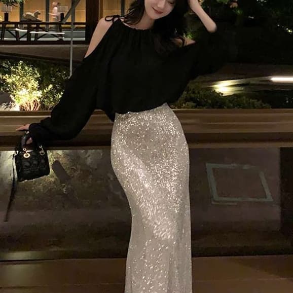 大人かわいい服 柔らかシルエット オフショルダーフリルブラウス