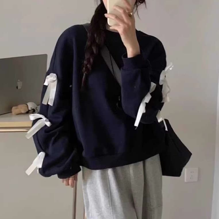 大人かわいい服 ゆるかわ×上品リボンのスウェットプルオーバー