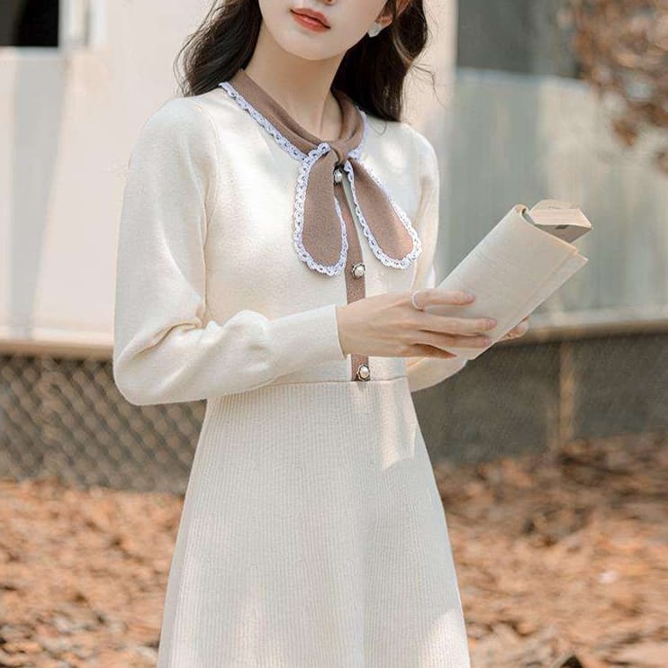大人かわいい服 リボンカラーレース装飾ニットワンピース