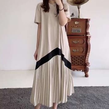 大人かわいい服 ゆったりシルエットプリーツワンピ