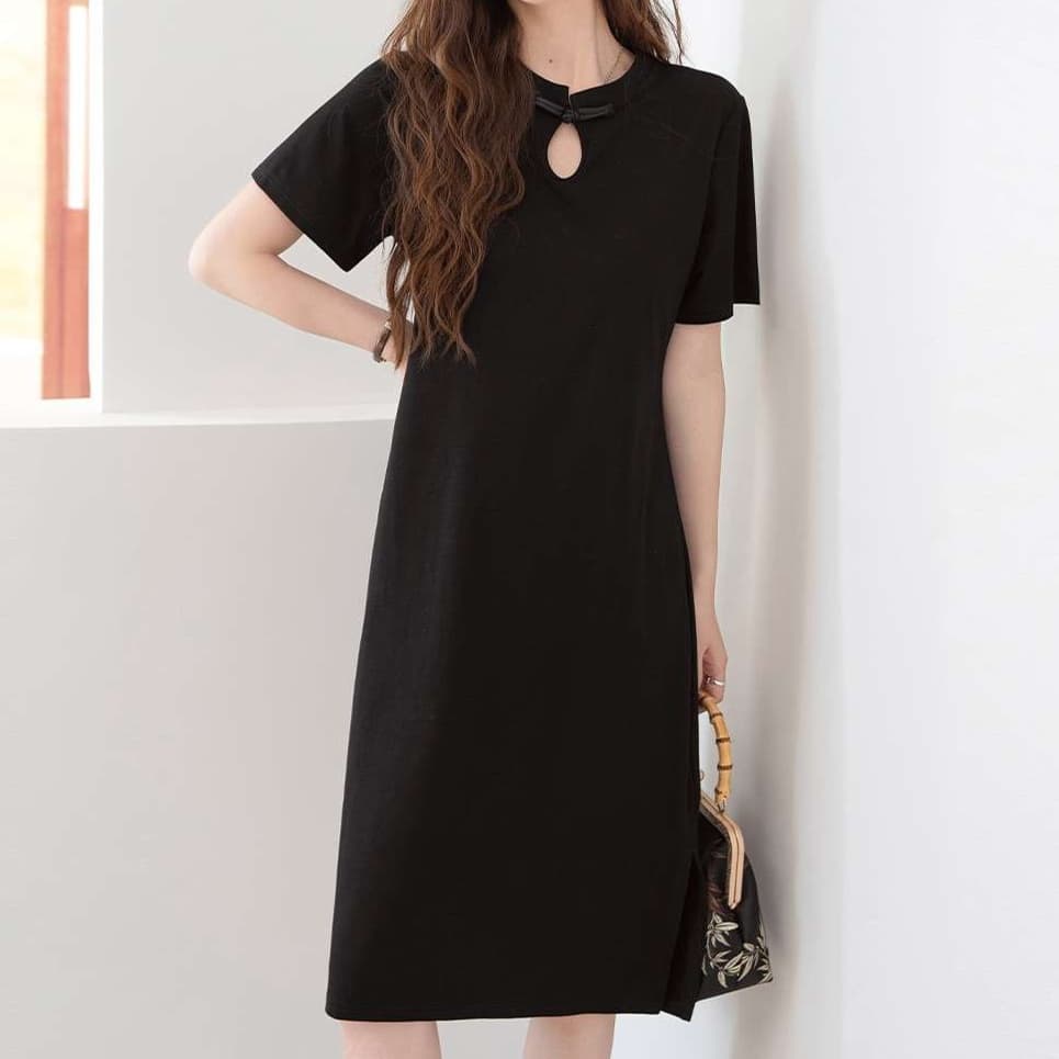 大人かわいい服 ふんわり キーホールワンピース