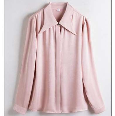 大人かわいい服 柔らかシルエットブラウス