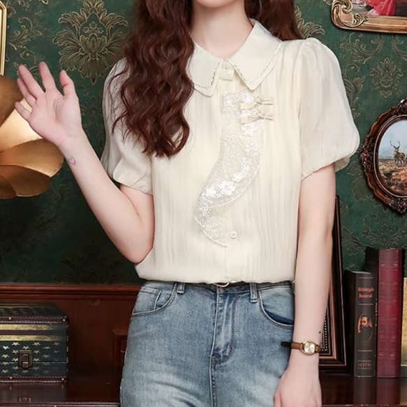 大人かわいい服 レースパフスリーブトップス
