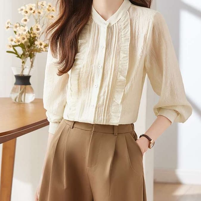 大人かわいい服 上品フリルプリーツブラウス