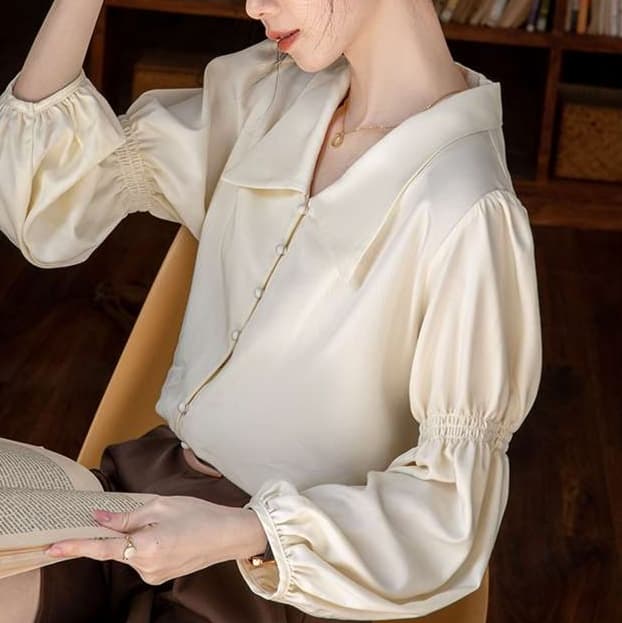 大人かわいい服 パフスリーブギャザーブラウス