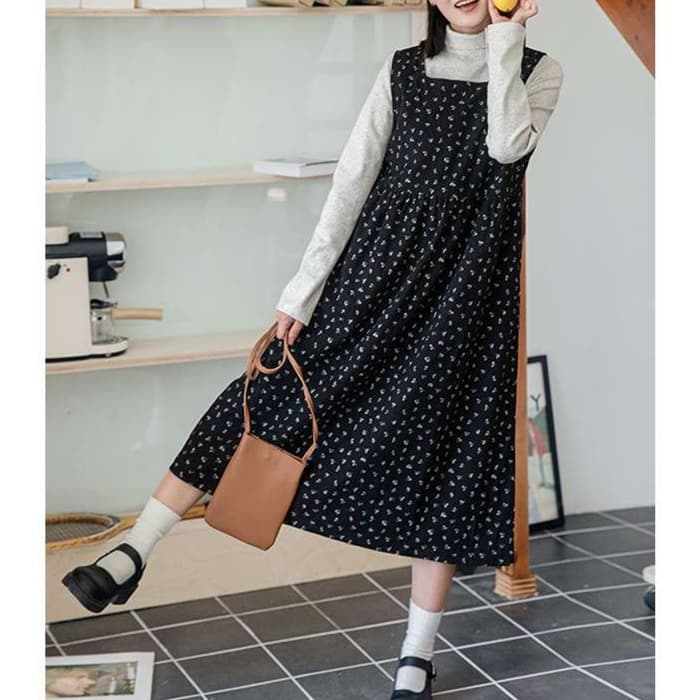 大人かわいい服 レトロ可愛い小花柄サロペットワンピース