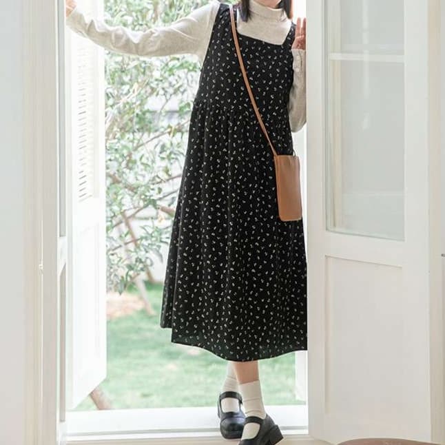 大人かわいい服 レトロ可愛い小花柄サロペットワンピース
