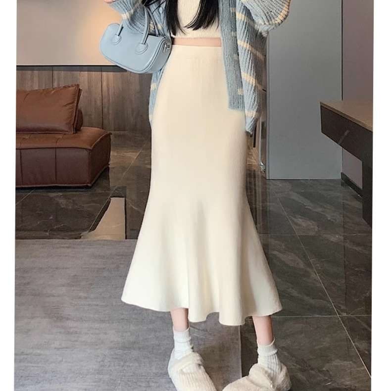 大人かわいい服 マーメイドラインフレアスカート