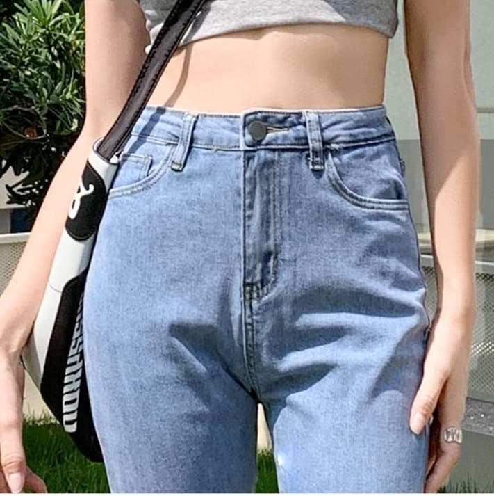 大人かわいい服 すっきり見え フレアデニムパンツ