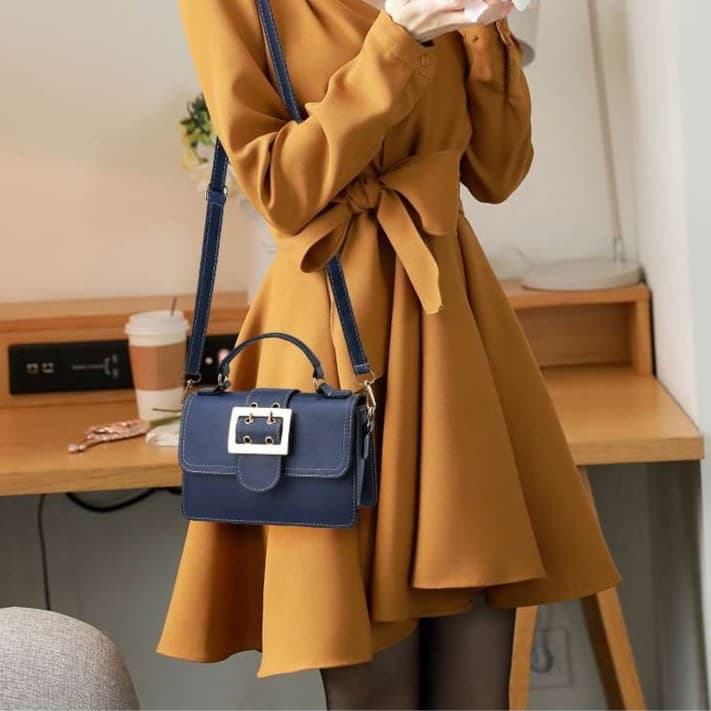 大人かわいい服 クラシカルフラップの2WAYハンドバッグ