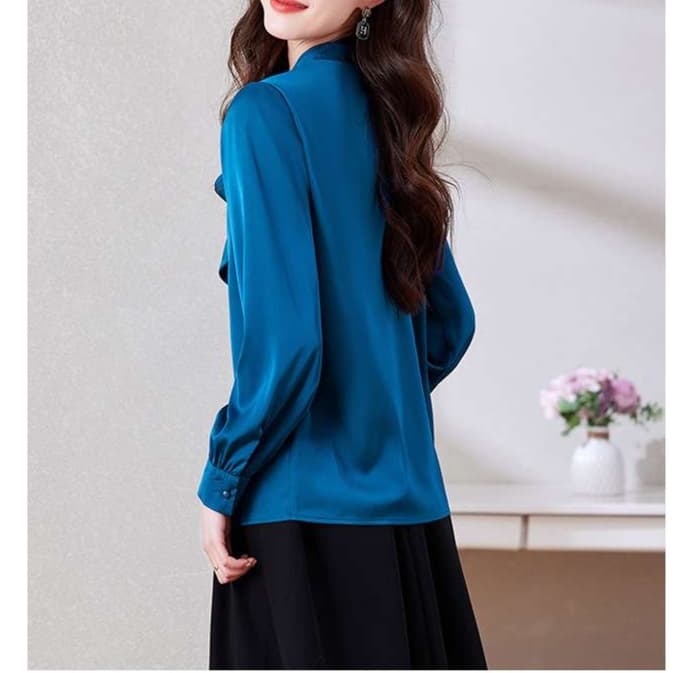 大人かわいい服 リボン付きブラウス