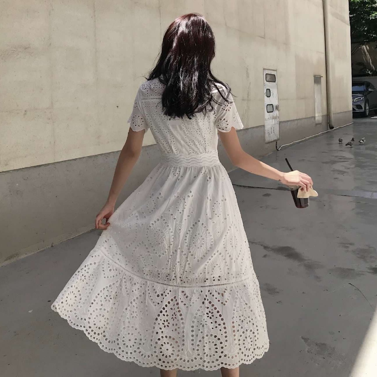 大人かわいい服 フェミニンレースの大人ワンピース