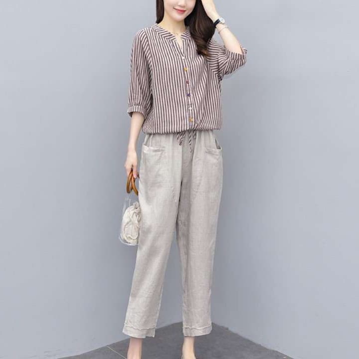 大人かわいい服 リネン調ストライプのナチュラルセットアップ