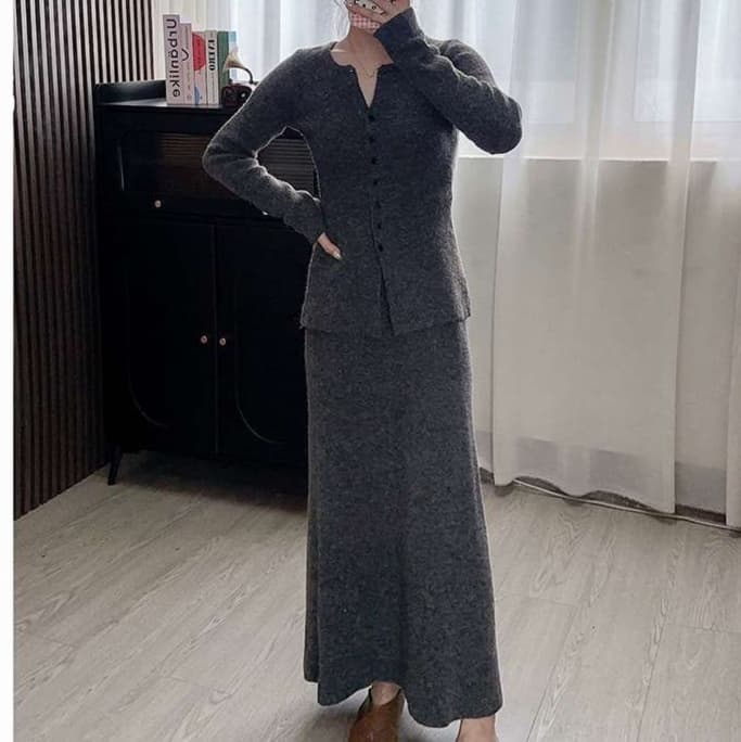 大人かわいい服 上品シルエットニットマキシセットアップ