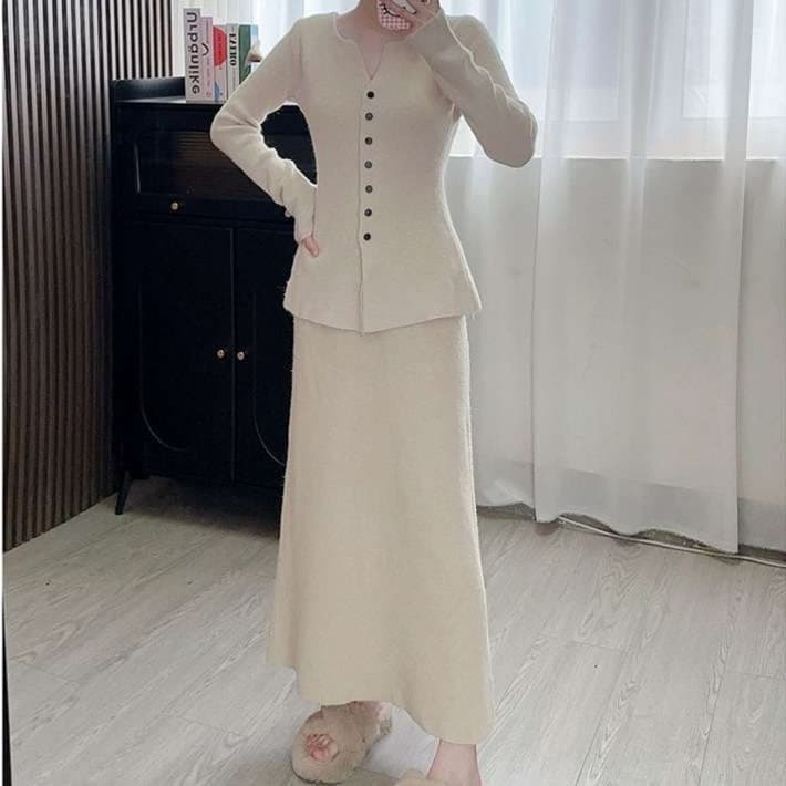 大人かわいい服 上品シルエットニットマキシセットアップ