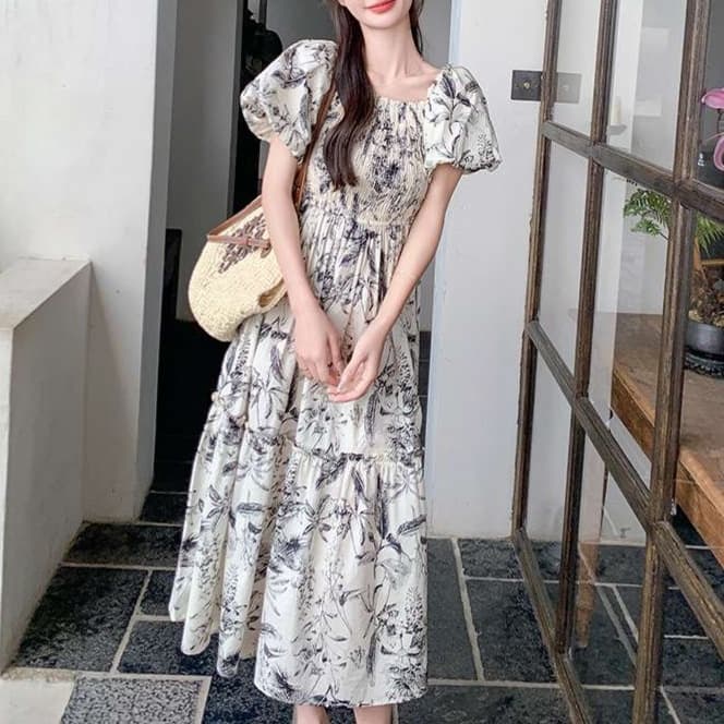 大人かわいい服 ギャザー×ティアード 花柄ワンピ