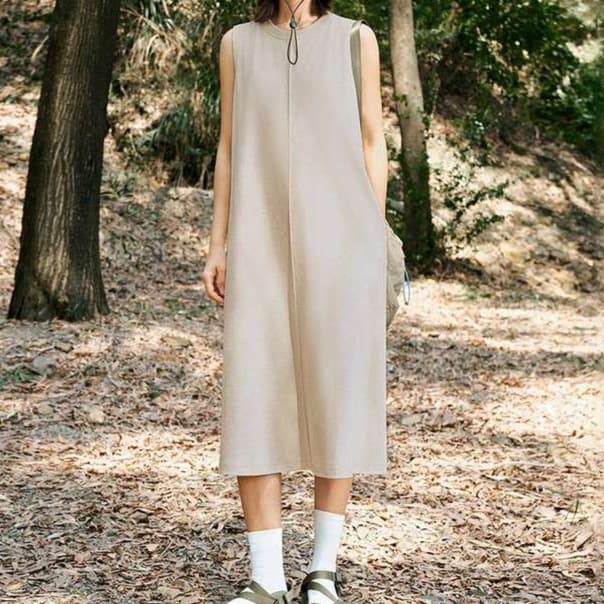 大人かわいい服 ナチュラルノースリーブワンピース