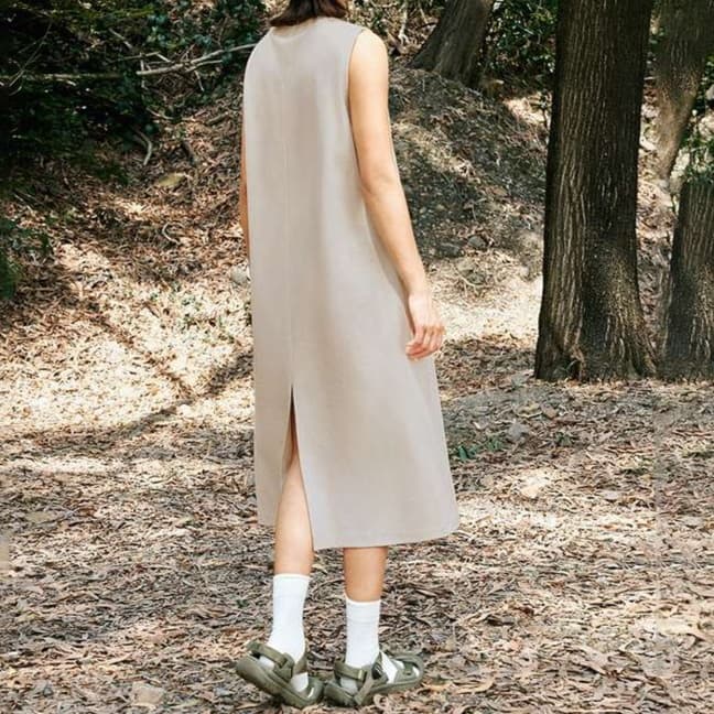 大人かわいい服 ナチュラルノースリーブワンピース