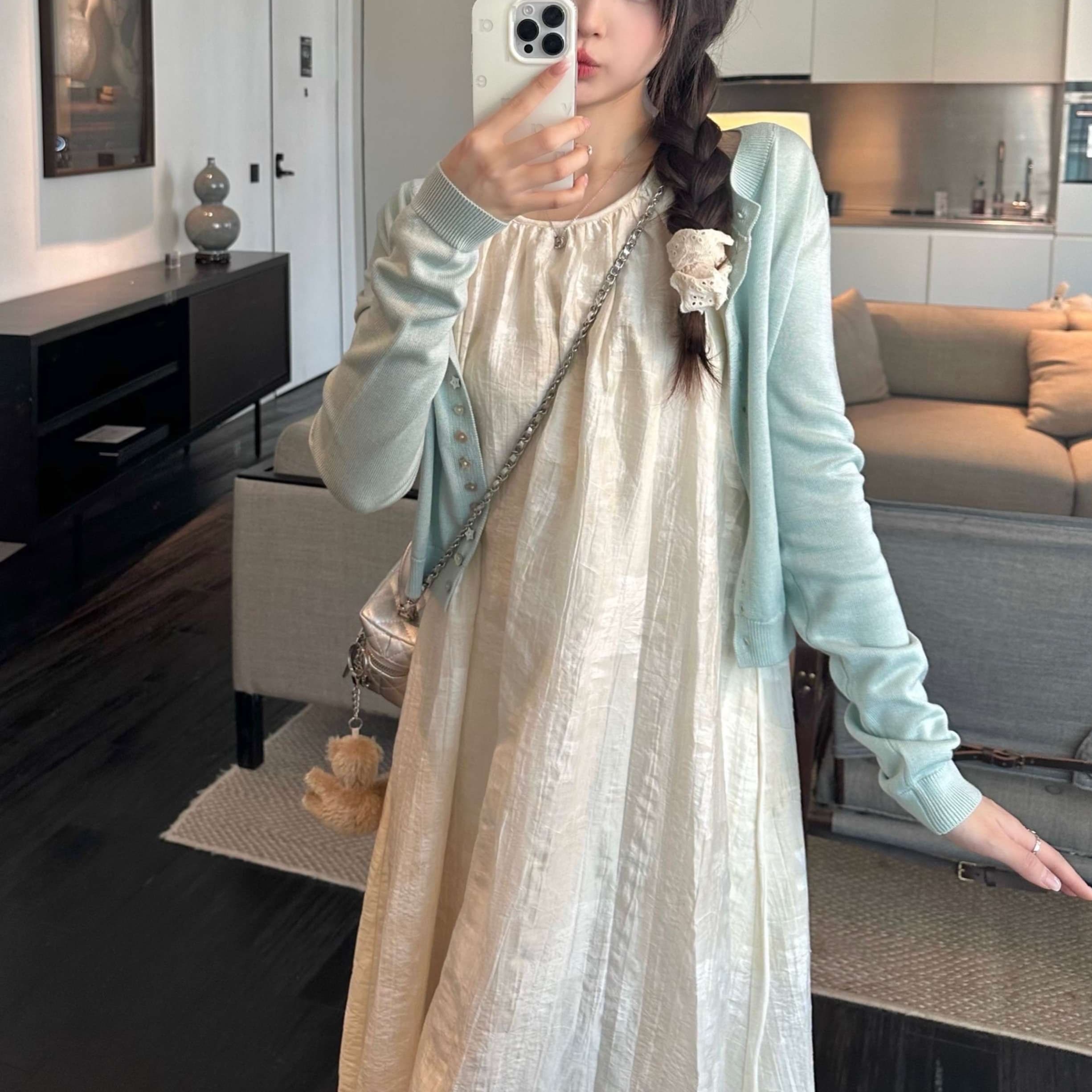 大人かわいい服 シルエットが美しい ギャザーホルターネックワンピース