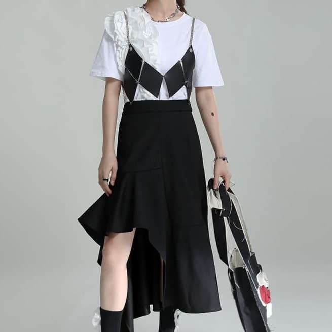 大人かわいい服 華やかアシンメトリーフリルスカート