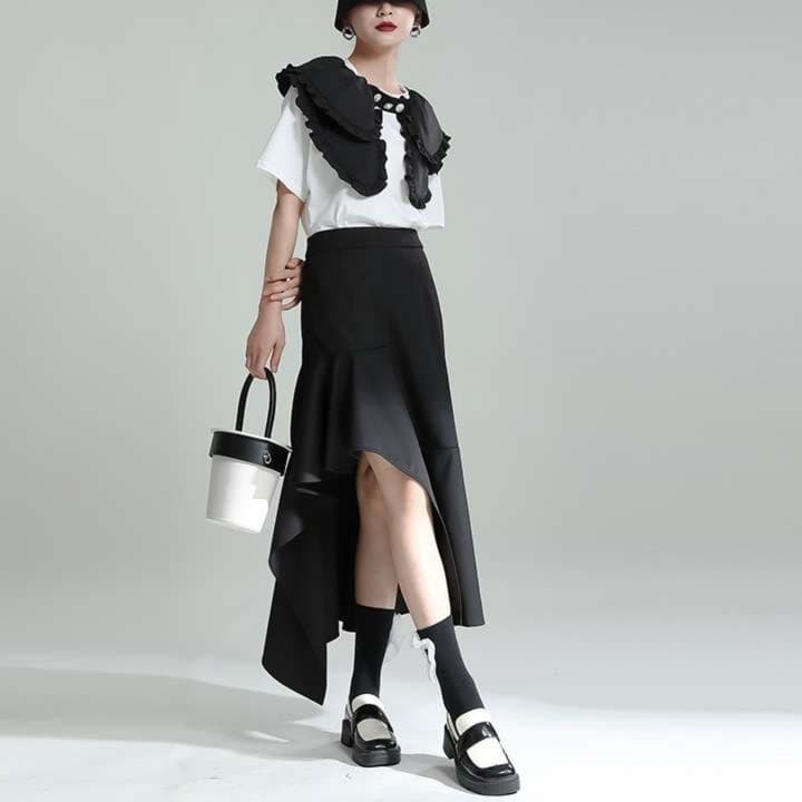 大人かわいい服 華やかアシンメトリーフリルスカート