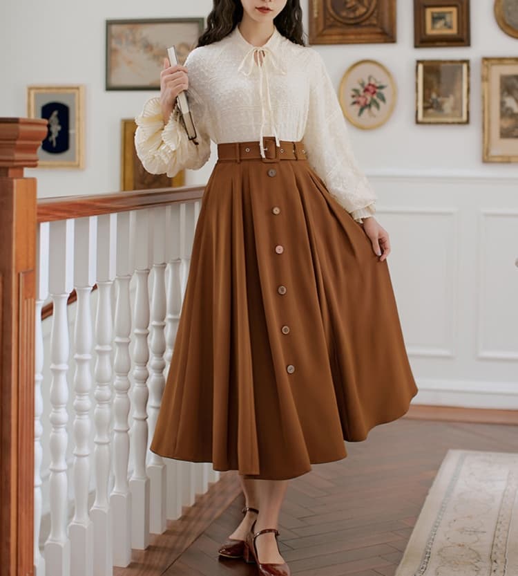 大人かわいい服 リボン襟フリル袖ブラウス×プリーツスカート