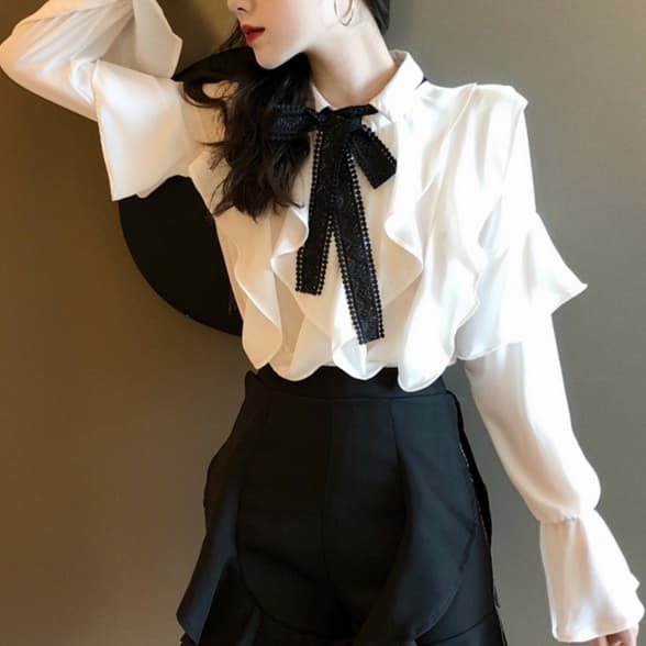 大人かわいい服 華やぎ上品 胸元リボンフリルブラウス