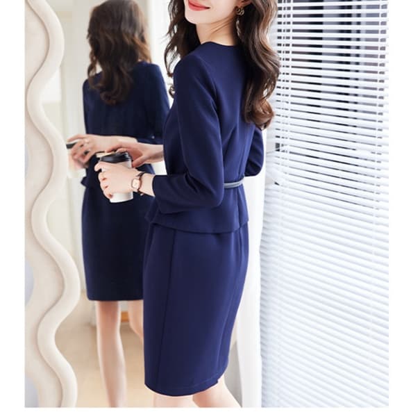 大人かわいい服 ペプラムシルエットの上品フォーマルワンピ