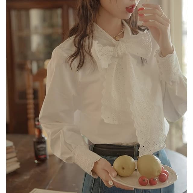 大人かわいい服 レース付きリボン襟フリルブラウス