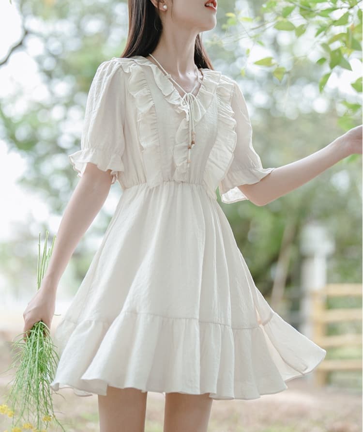 大人かわいい服 フリル襟シフォンティアードワンピ