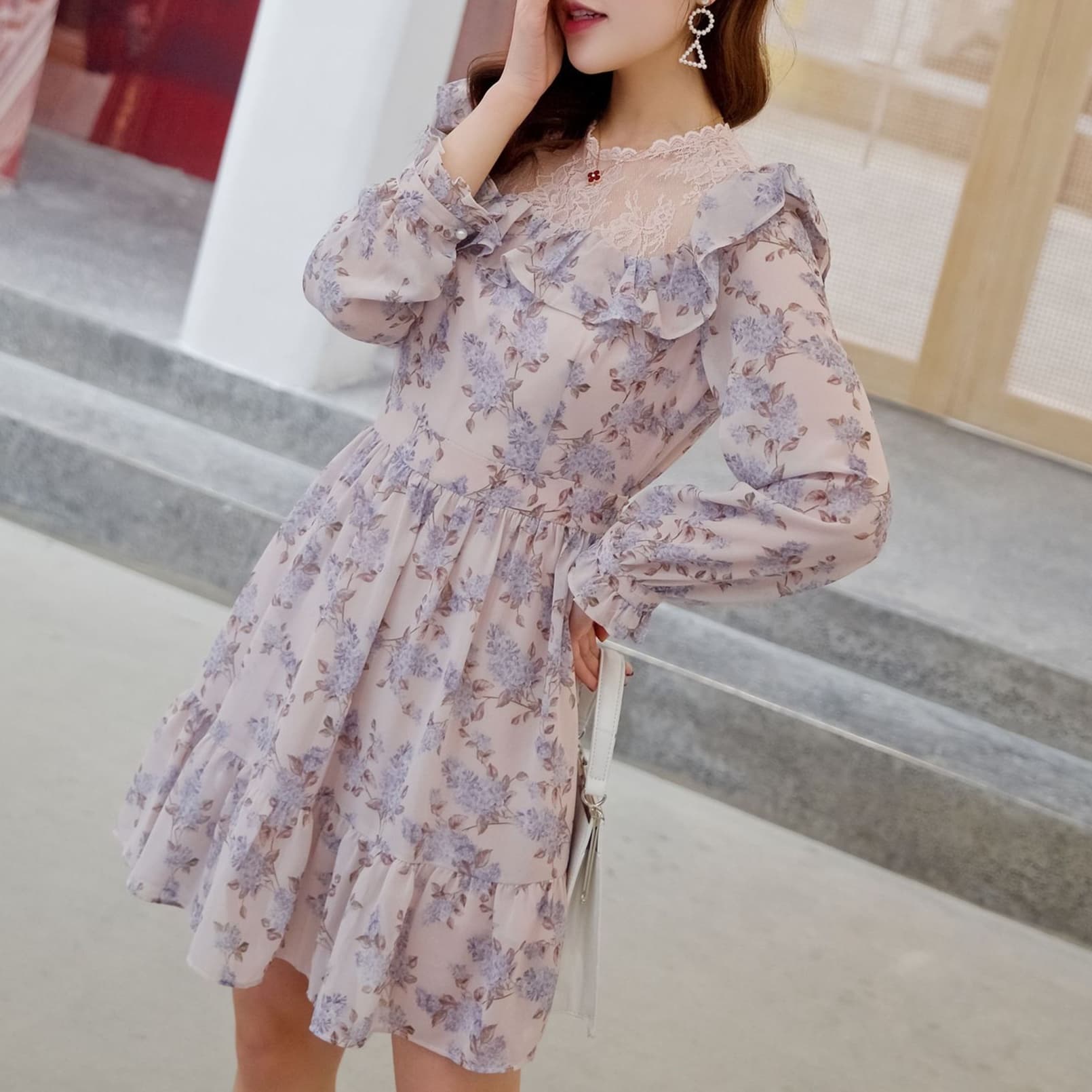 大人かわいい服 花柄レース切替ガーリーフリルワンピ
