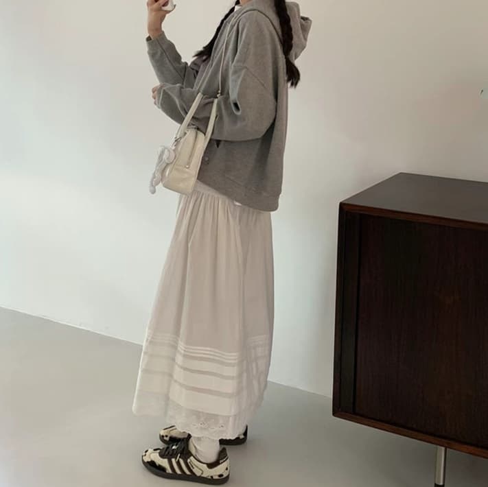 大人かわいい服 裾レース フレアロングスカート