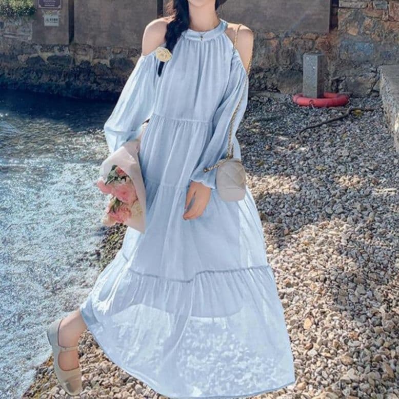 大人かわいい服 ショルダーカットフレアワンピース