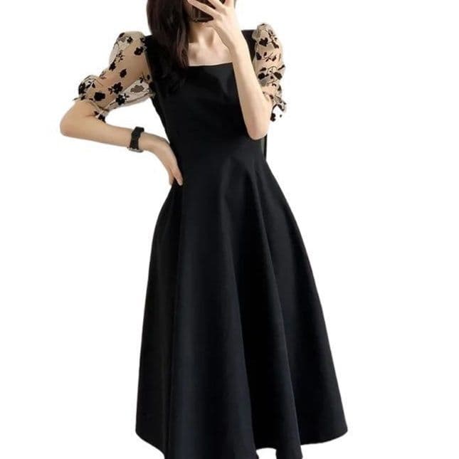 大人かわいい服 花柄シアー袖の大人フレアワンピース