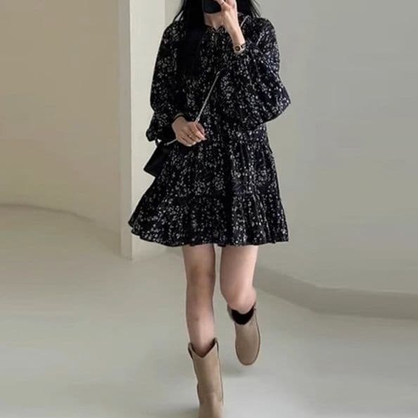大人かわいい服 小花柄 ティアードフリルワンピース