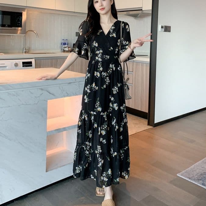大人かわいい服 小花柄ティアード切替えロング丈ワンピース