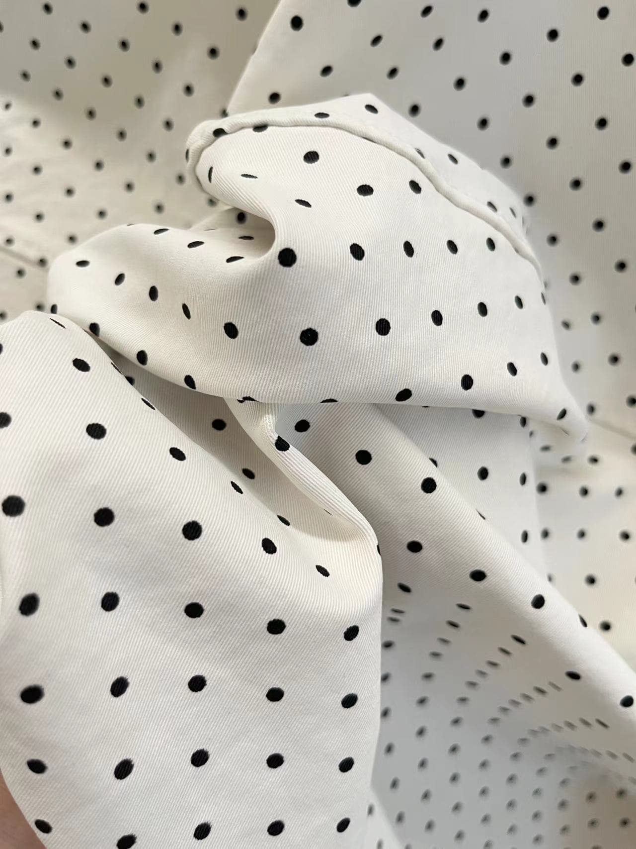 大人かわいい服 上品ドットフレアロングスカート