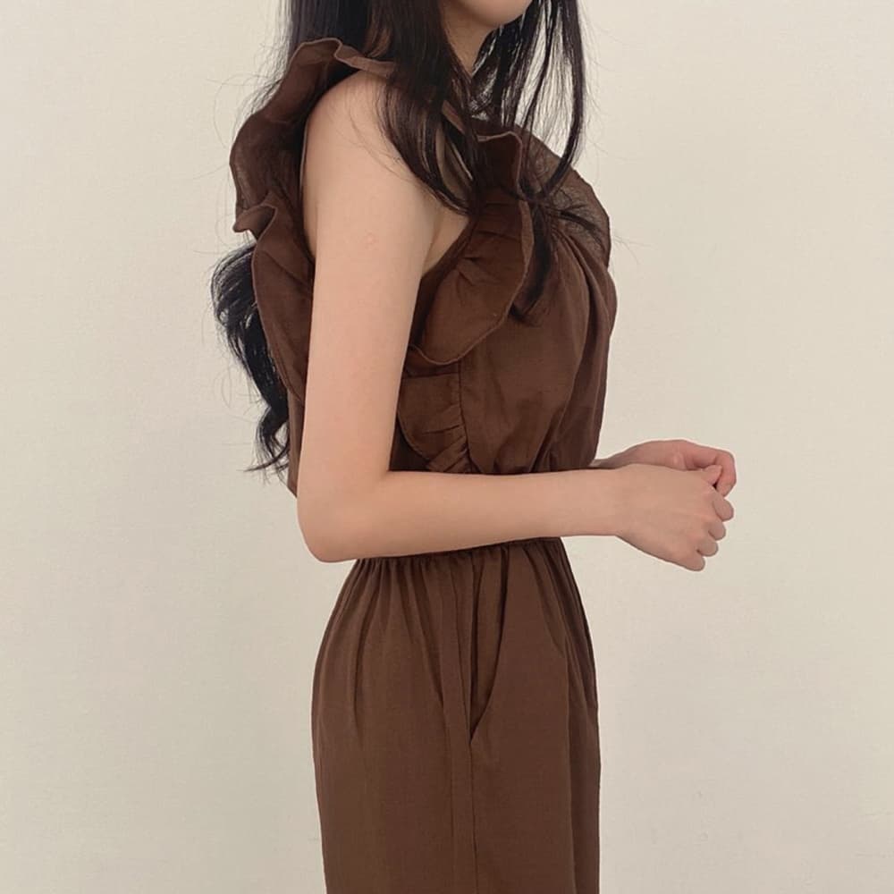 大人かわいい服 フリル袖ワンピース風つなぎパンツドレス