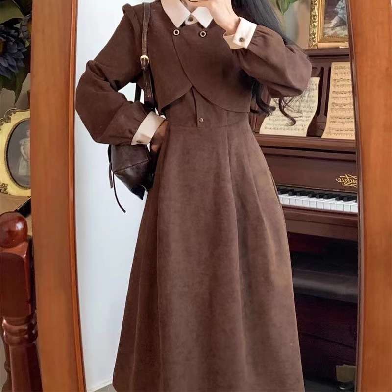 大人かわいい服 クラシックカラーワンピース
